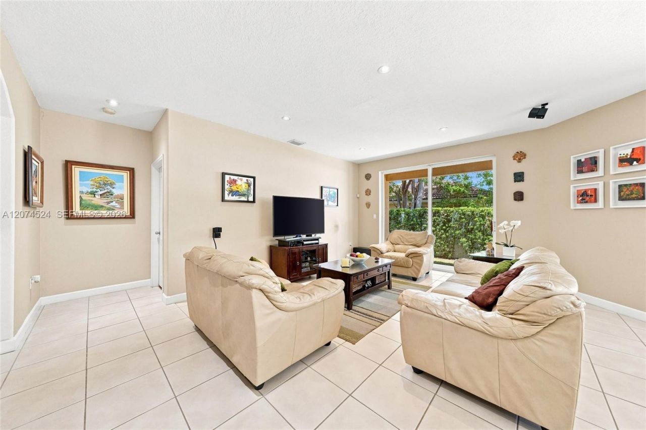 15429 SW 36th Ter , Miami, FL 33185 Photo