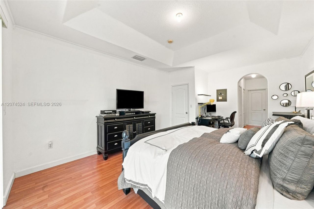 15429 SW 36th Ter , Miami, FL 33185 Photo