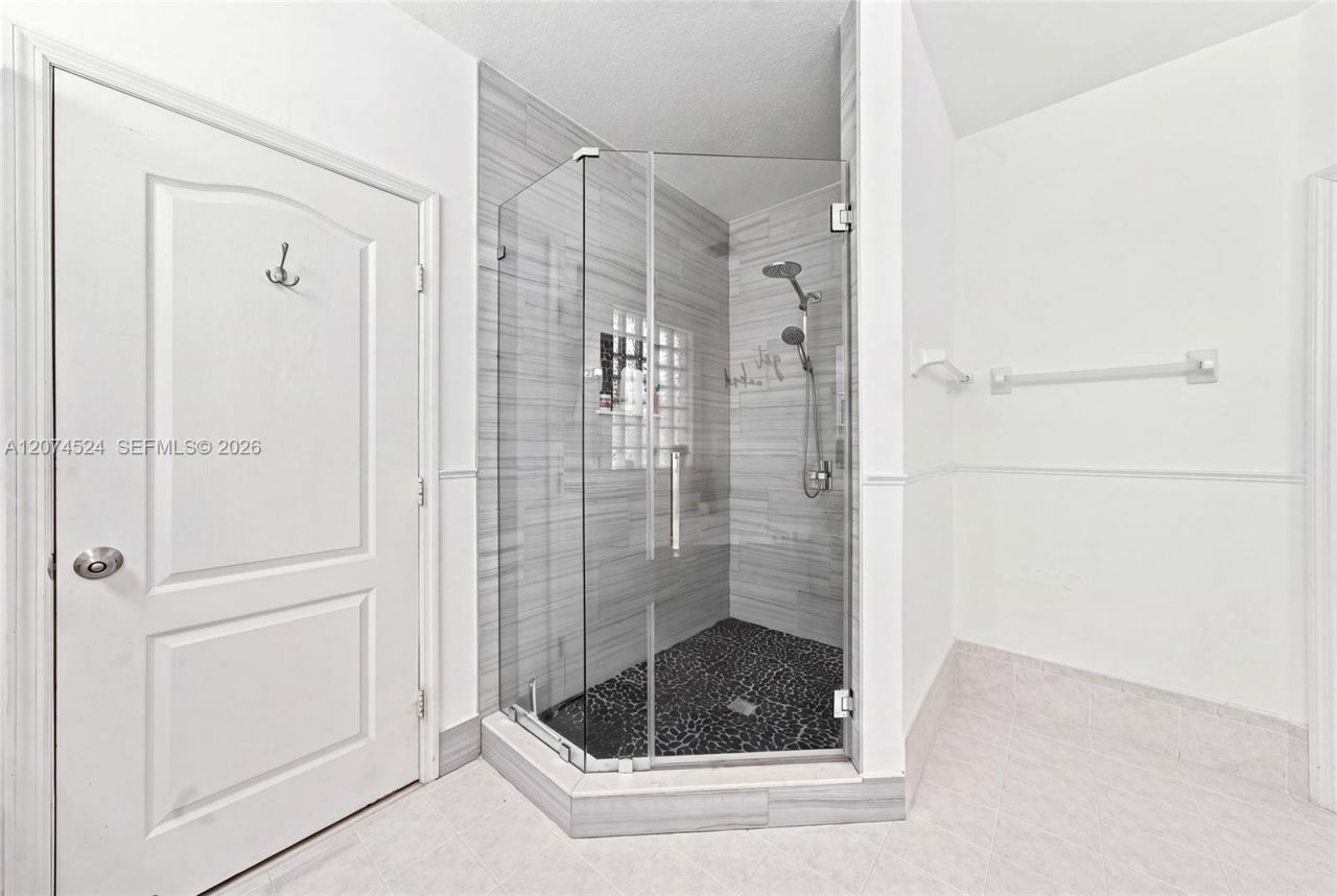 15429 SW 36th Ter , Miami, FL 33185 Photo