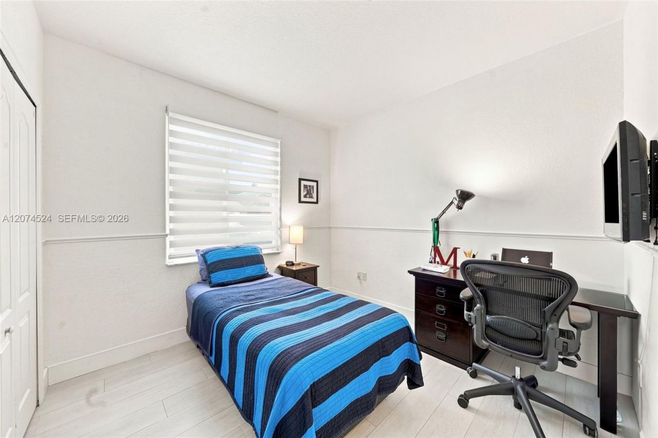 15429 SW 36th Ter , Miami, FL 33185 Photo