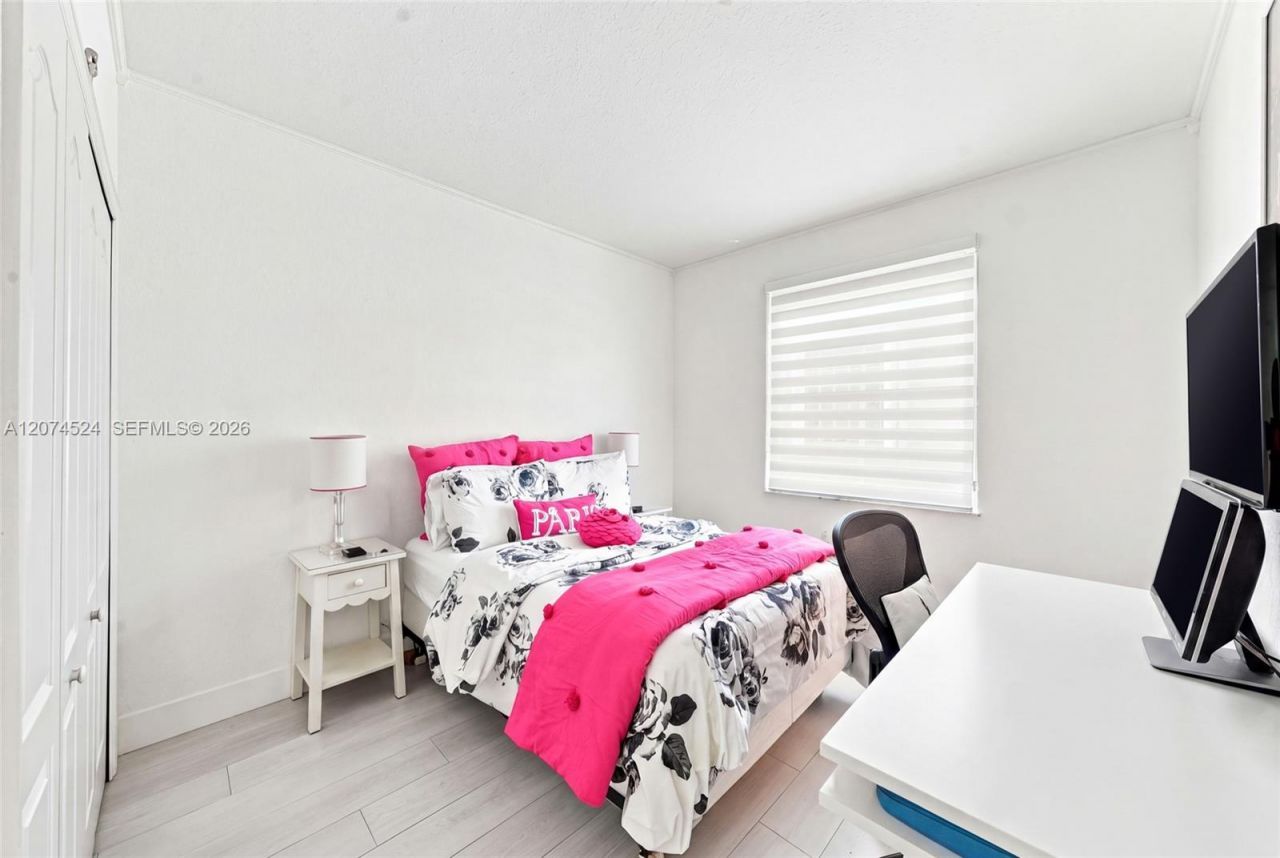 15429 SW 36th Ter , Miami, FL 33185 Photo