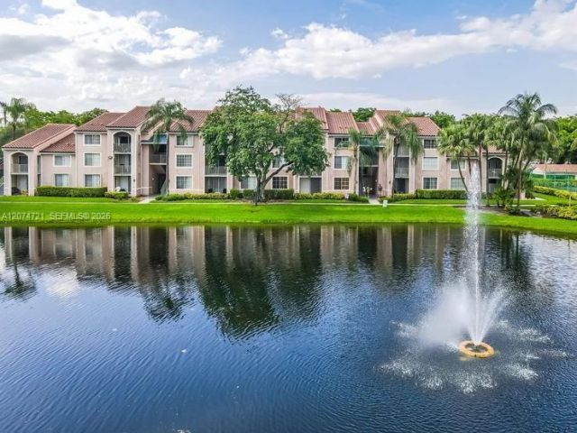 12166 Saint Andrews Pl , Unit 104, Miramar, FL 33025 Photo