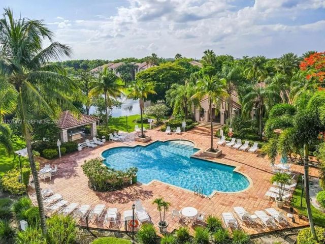 12166 Saint Andrews Pl , Unit 104, Miramar, FL 33025 Photo