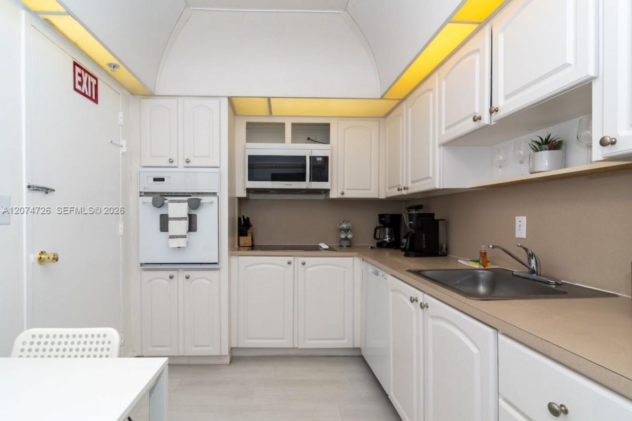 3901 S Ocean Dr , Unit 6T, Hollywood, FL 33019 Photo