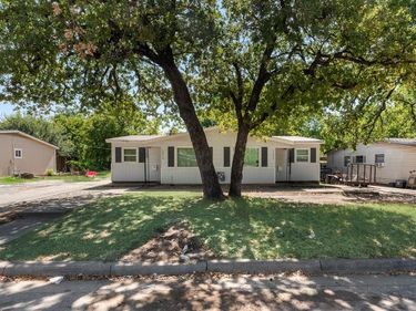 2212 David Drive, Unit 2214, Fort Worth, TX 76111