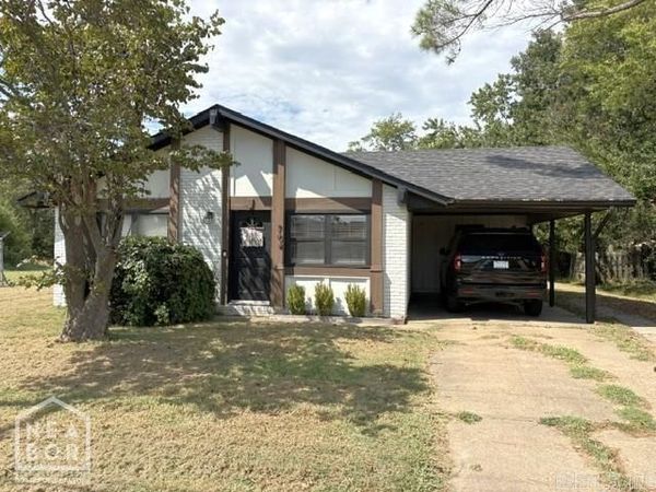 704 Lunsford Road, Bay, AR 72411