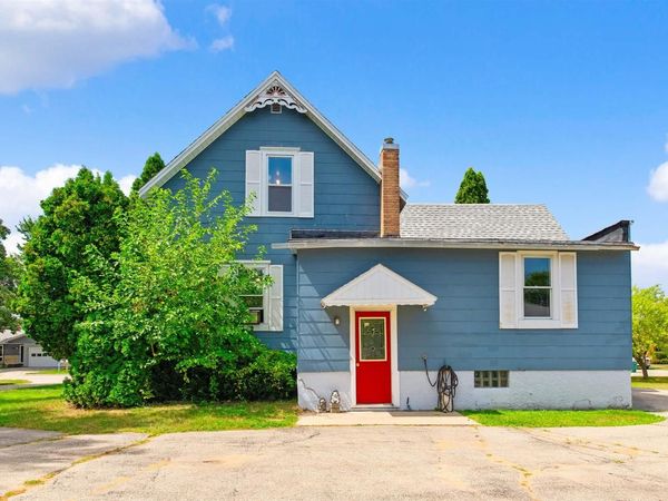 2706 SHORE DRIVE, Marinette, WI 54143