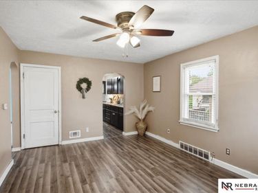 6708 S 30th Street, Omaha, NE 68107