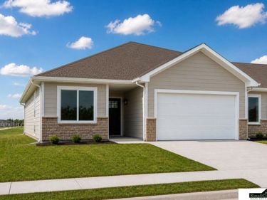 8806 Lady Bug Lane, Lincoln, NE 68526