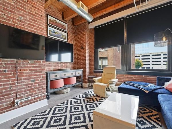 706 Broadway Boulevard, Unit 201, Kansas City, MO 64105