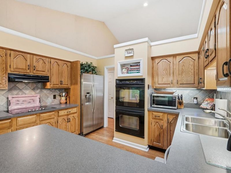 8183 Lyndhurst Court, Sycamore Township, OH 45249 Photo 17