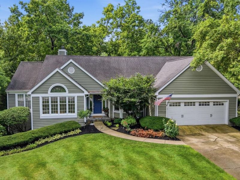 8183 Lyndhurst Court, Sycamore Township, OH 45249 Photo 2