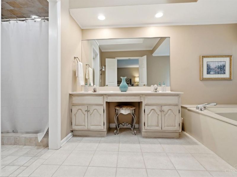 8183 Lyndhurst Court, Sycamore Township, OH 45249 Photo 28