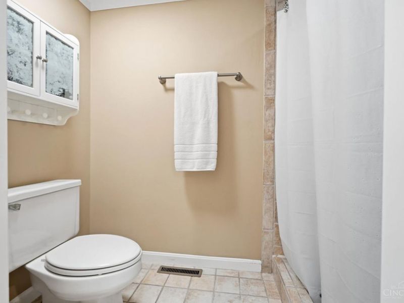 8183 Lyndhurst Court, Sycamore Township, OH 45249 Photo 32