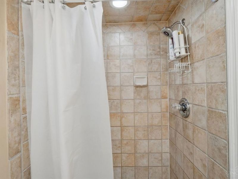 8183 Lyndhurst Court, Sycamore Township, OH 45249 Photo 33