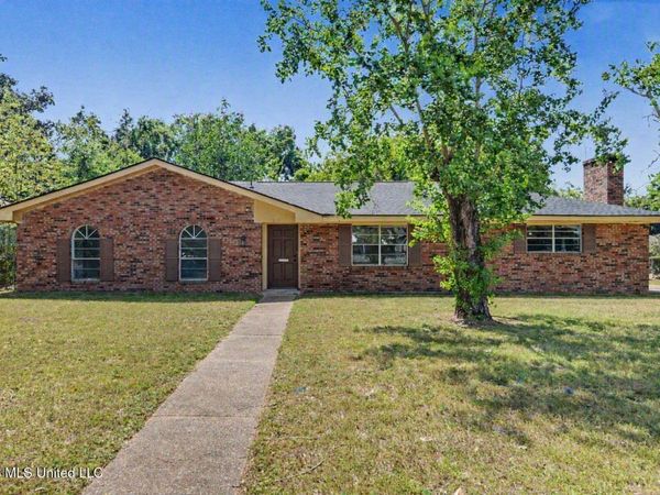 1525 31st Avenue, Gulfport, MS 39501