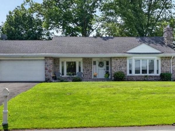 1532 SWAMP PIKE, GILBERTSVILLE, PA 19525