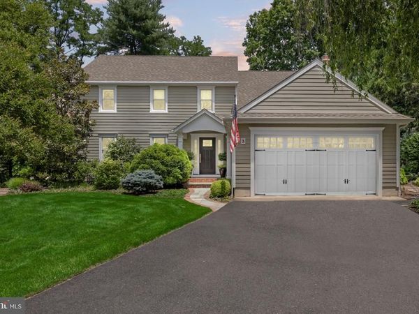 3 CIRCLE DRIVE, MOORESTOWN, NJ 08057