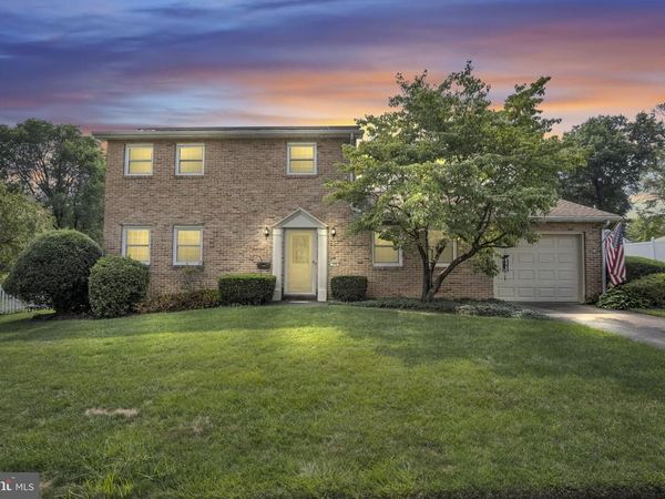 704 HAMILTON AVENUE, MECHANICSBURG, PA 17055