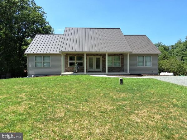 1689 READING ROAD, MOHNTON, PA 19540