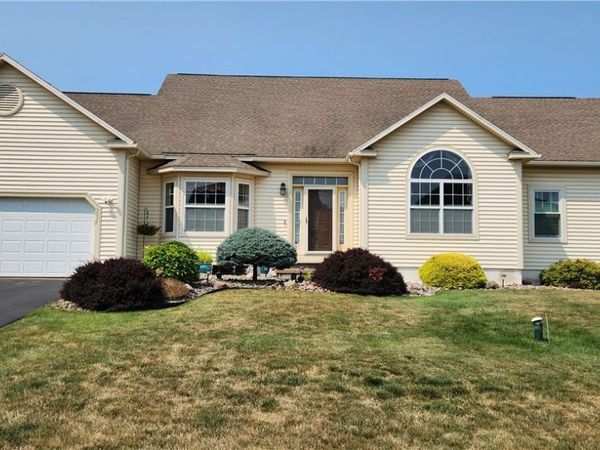 5037 Constitution Lane , Liverpool, NY 13088