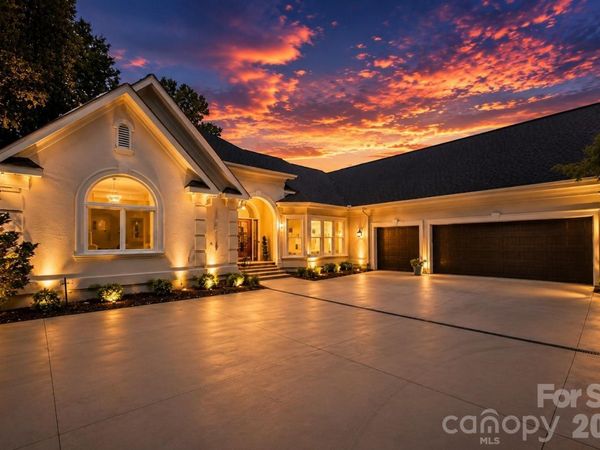 19318 Mary Ardrey Circle, Cornelius, NC 28031