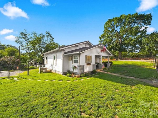 213 Colombo Street NW, Valdese, NC 28690