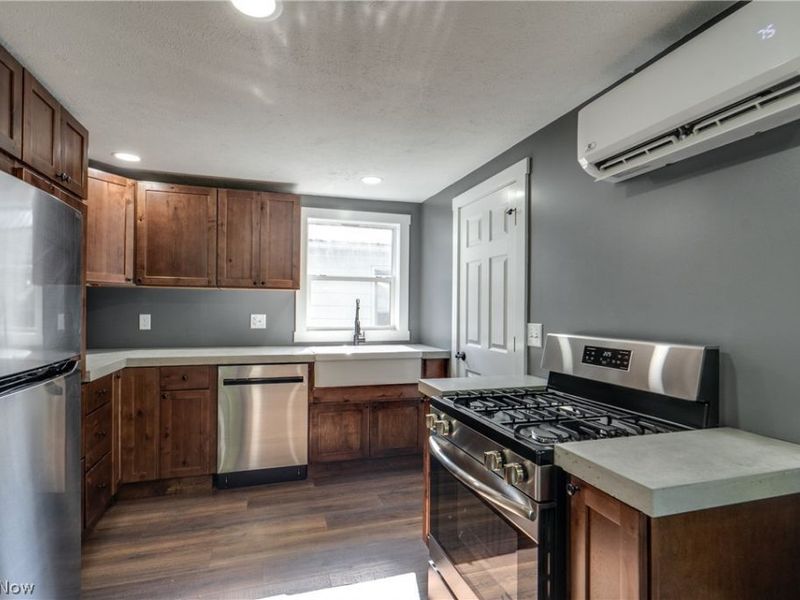 24 E Main Street, Newton Falls, OH 44444 Photo 8