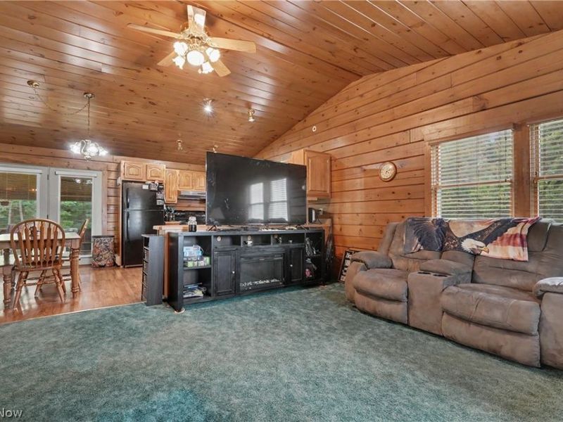 6092 Warren Road, Cortland, OH 44410 Photo 14