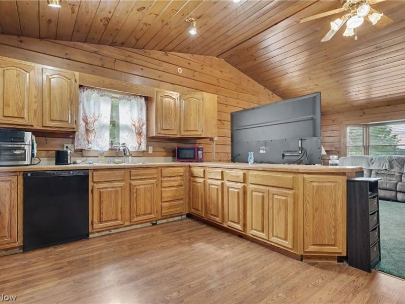 6092 Warren Road, Cortland, OH 44410 Photo 6