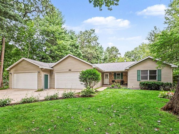 13271 Twin Creek Lane NE, Greenville, MI 48838