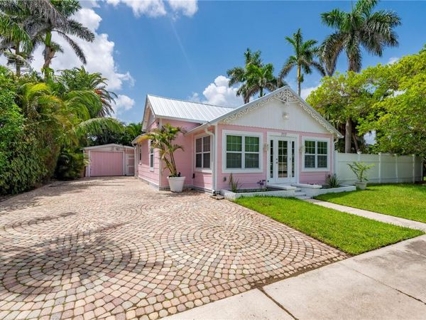 717 W MARION AVENUE , PUNTA GORDA, FL 33950