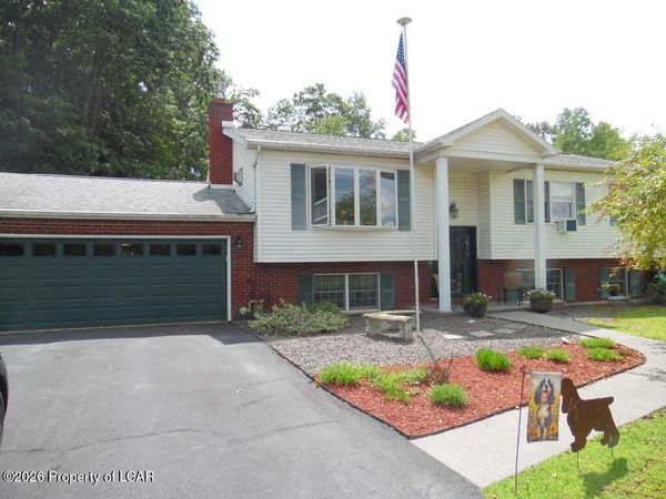 110 Sutherland Drive, Mountain Top, PA 18707