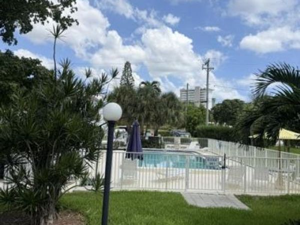 2060 NE 1ST Street, Unit 9, Deerfield Beach, FL 33441