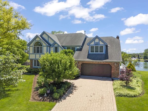 1841 Helen Court, Wheaton, IL 60189