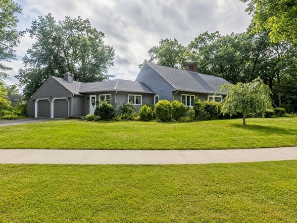 7 Woodland Rd, Westfield, MA 01085