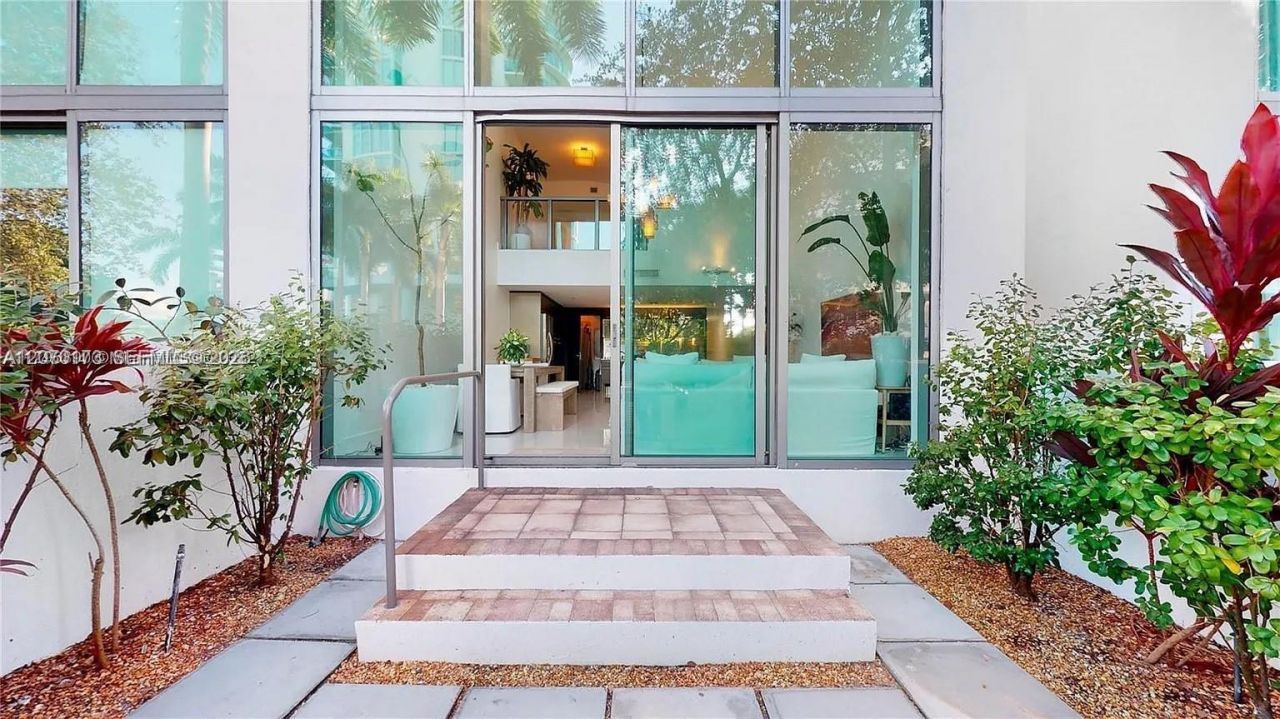 6000 Collins Ave , Unit 124, Miami Beach, FL 33140 Photo