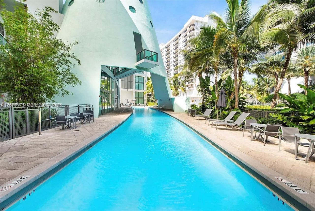6000 Collins Ave , Unit 124, Miami Beach, FL 33140 Photo