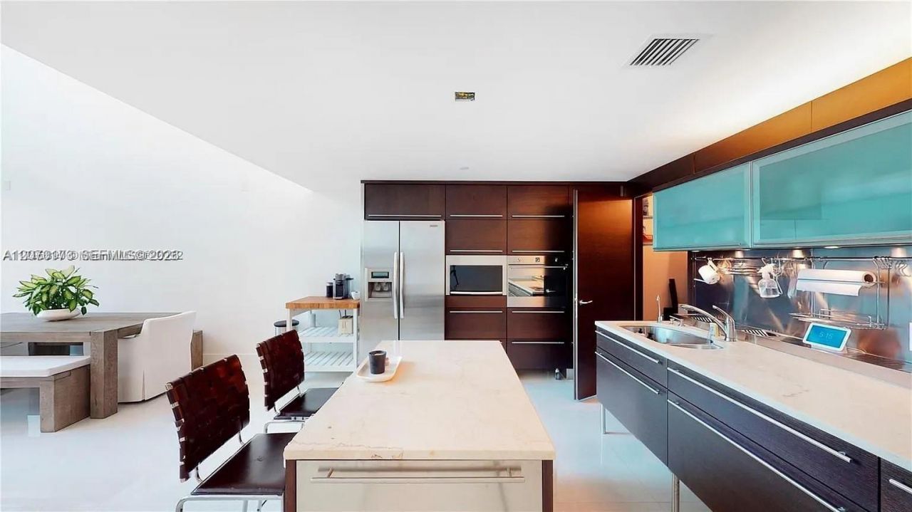 6000 Collins Ave , Unit 124, Miami Beach, FL 33140 Photo