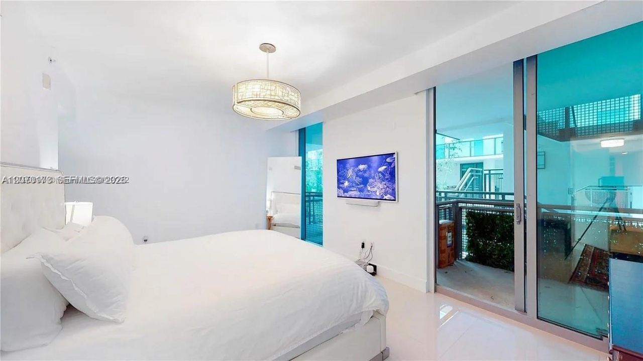 6000 Collins Ave , Unit 124, Miami Beach, FL 33140 Photo