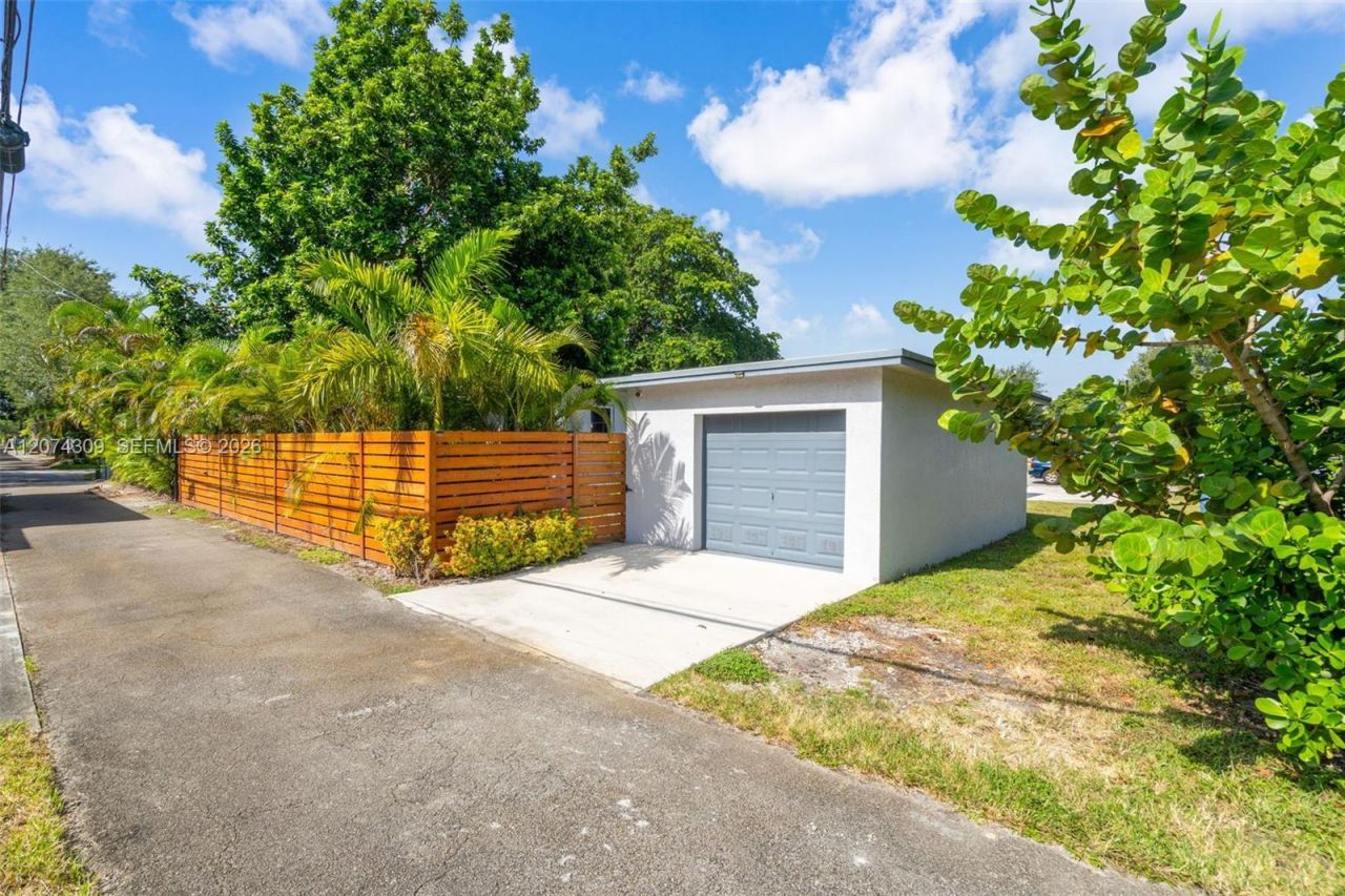 8911 N Miami Ave , El Portal, FL 33150 Photo