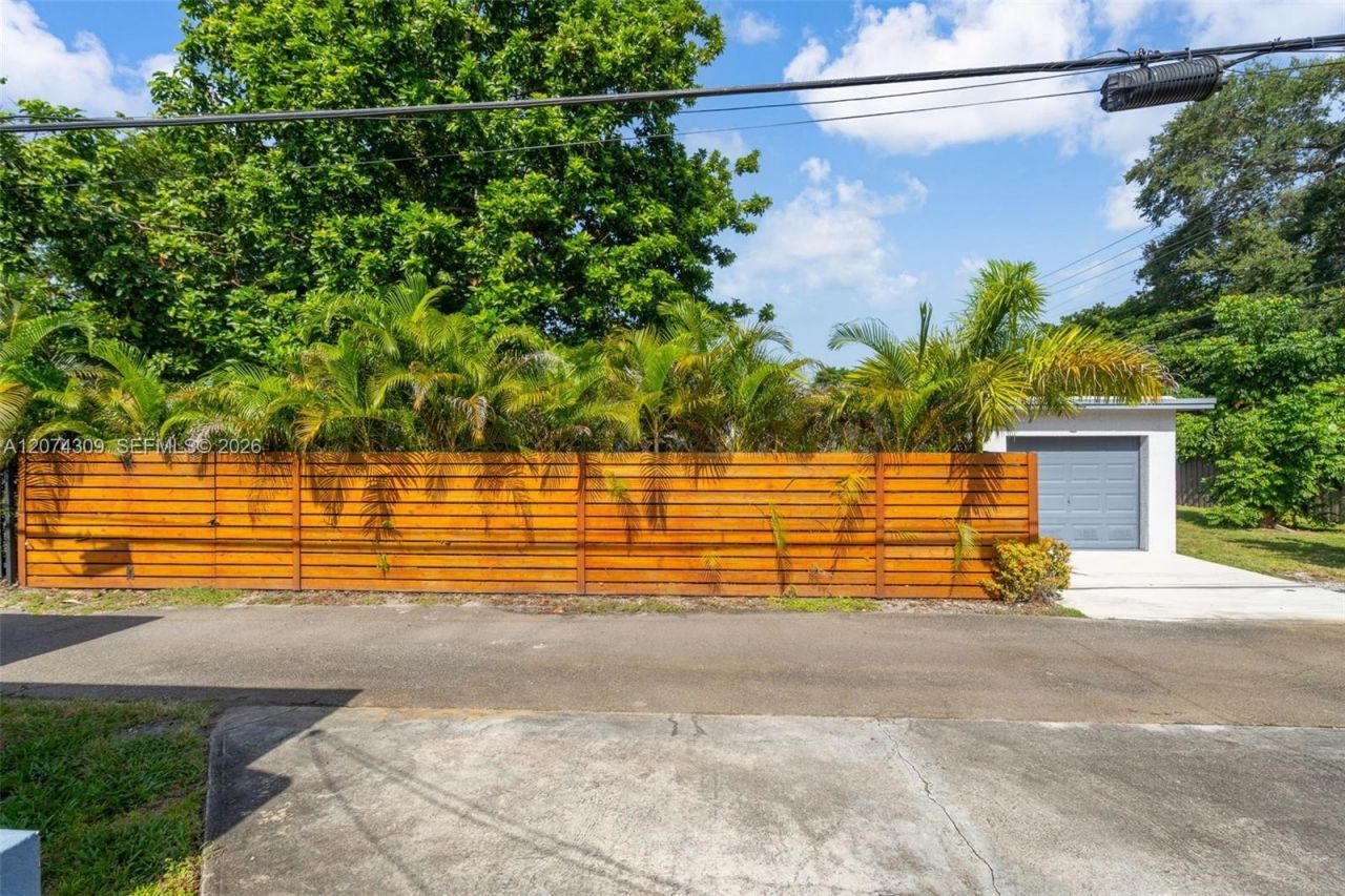 8911 N Miami Ave , El Portal, FL 33150 Photo