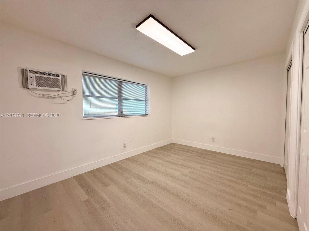 910 SW 2nd Ave, Unit 910, Hallandale Beach, FL 33009 Photo