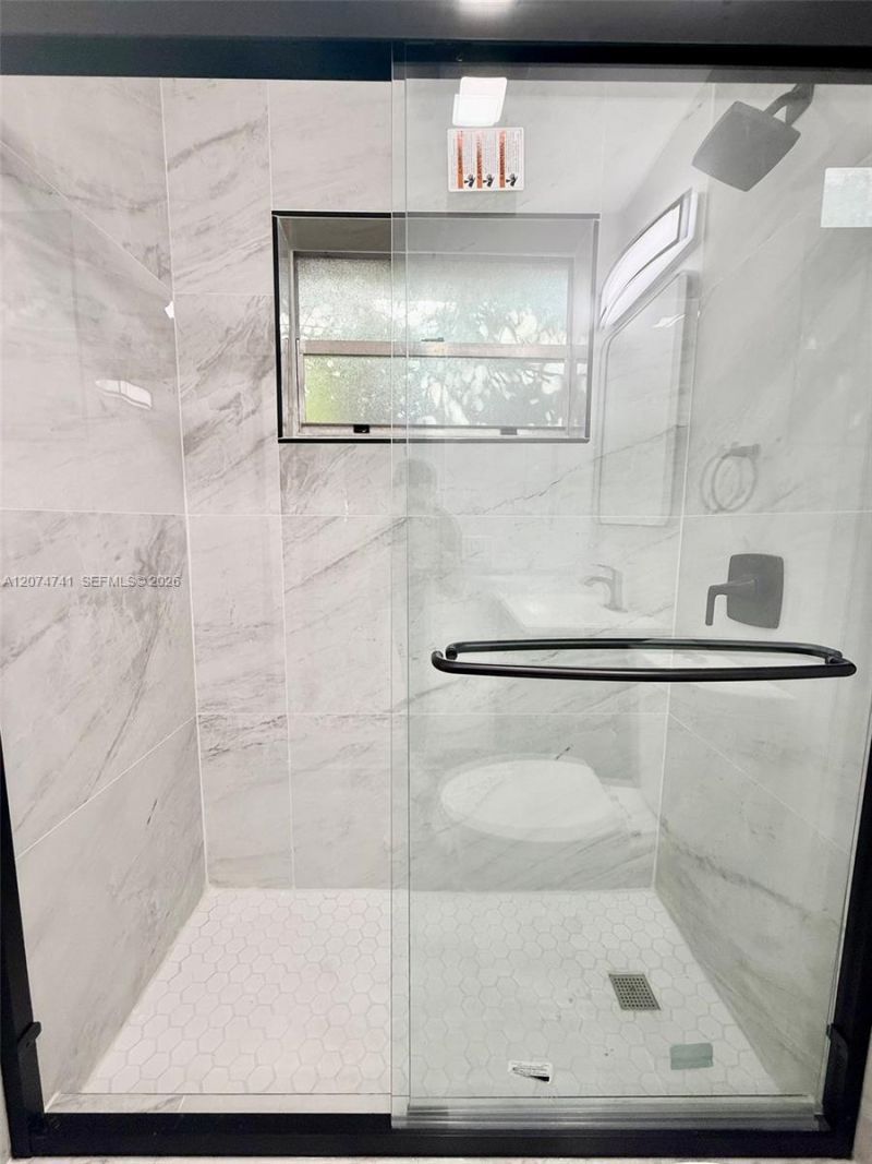 910 SW 2nd Ave, Unit 910, Hallandale Beach, FL 33009 Photo