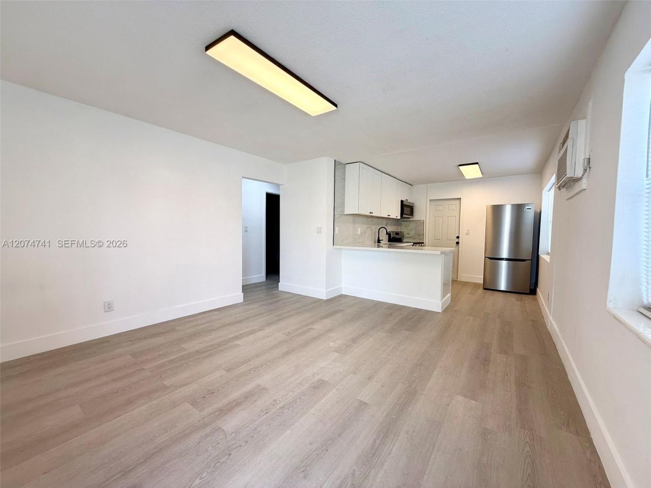 910 SW 2nd Ave, Unit 910, Hallandale Beach, FL 33009 Photo