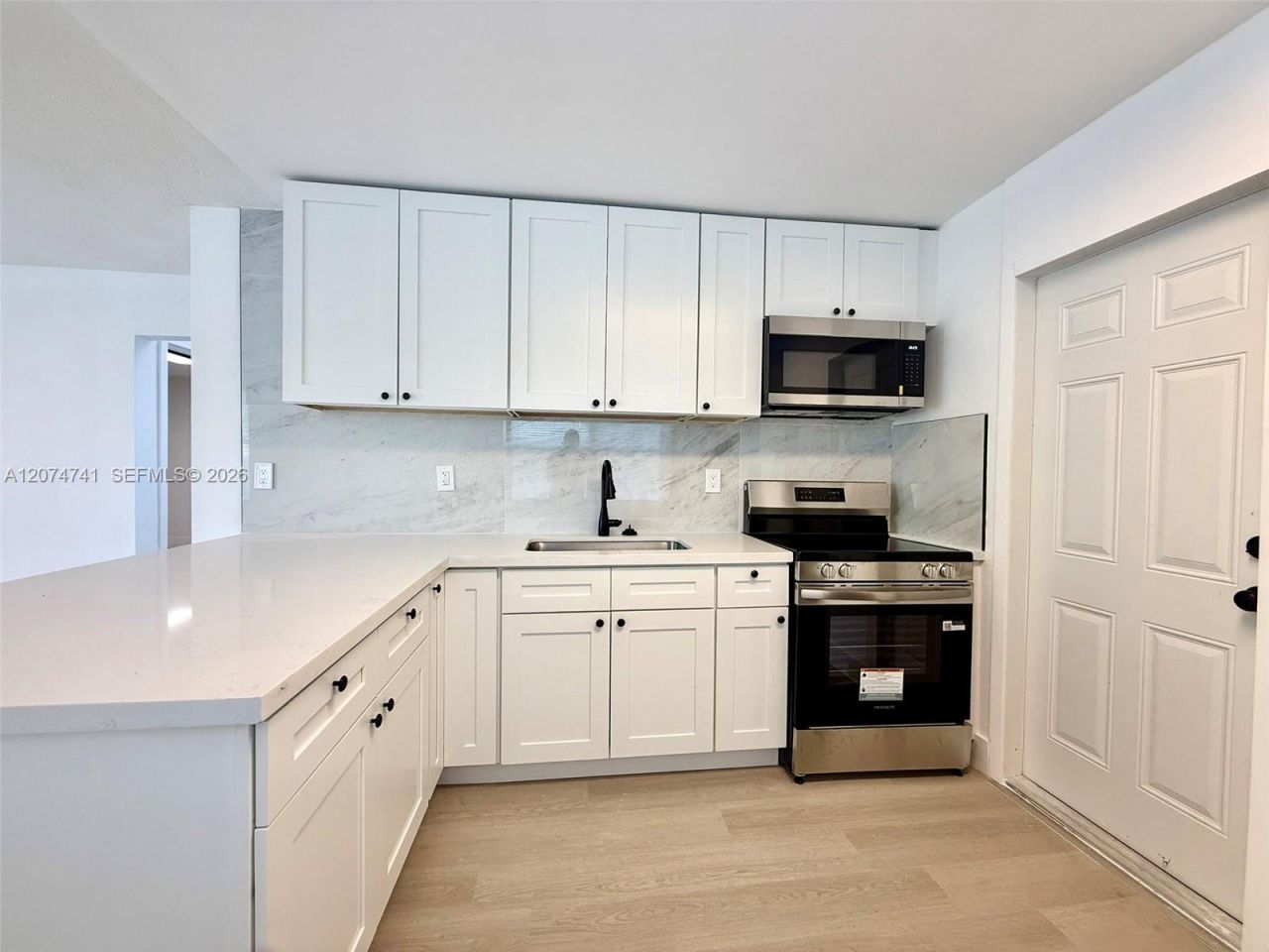 910 SW 2nd Ave, Unit 910, Hallandale Beach, FL 33009 Photo