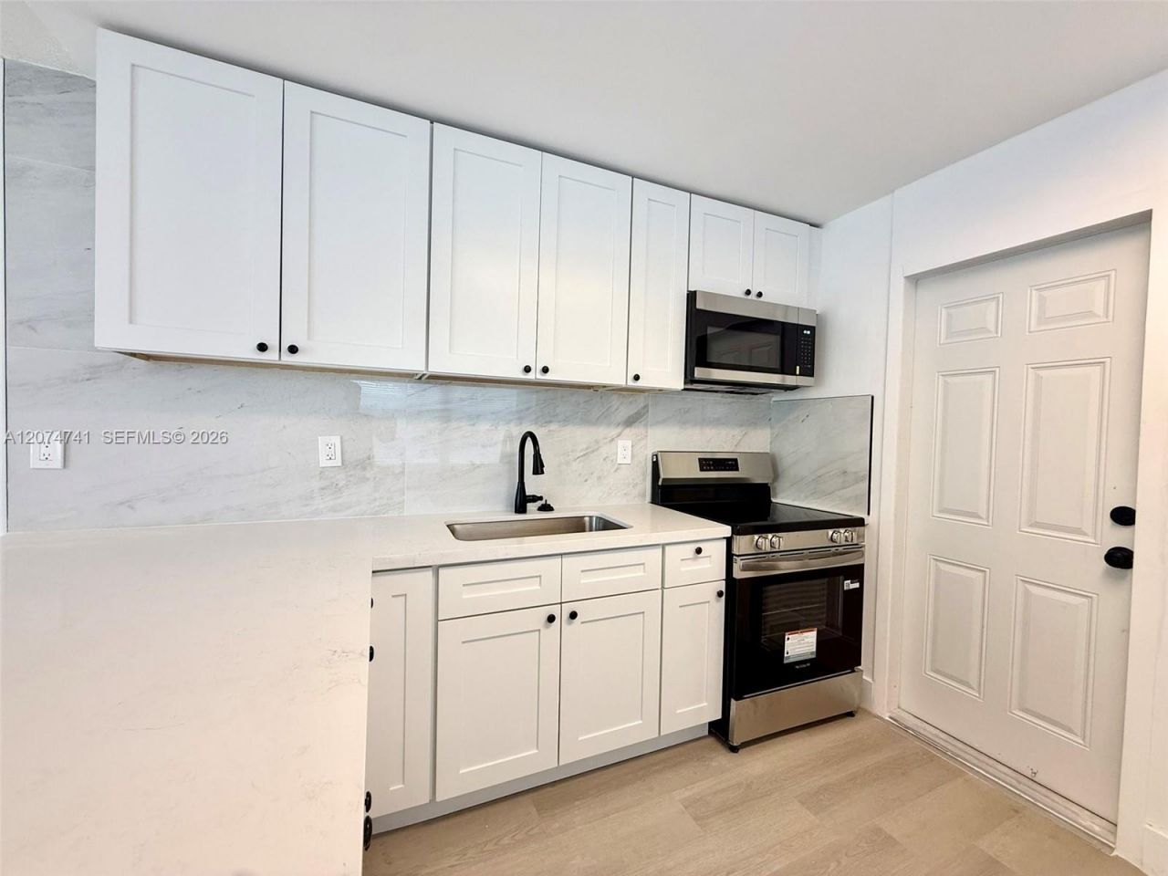 910 SW 2nd Ave, Unit 910, Hallandale Beach, FL 33009 Photo