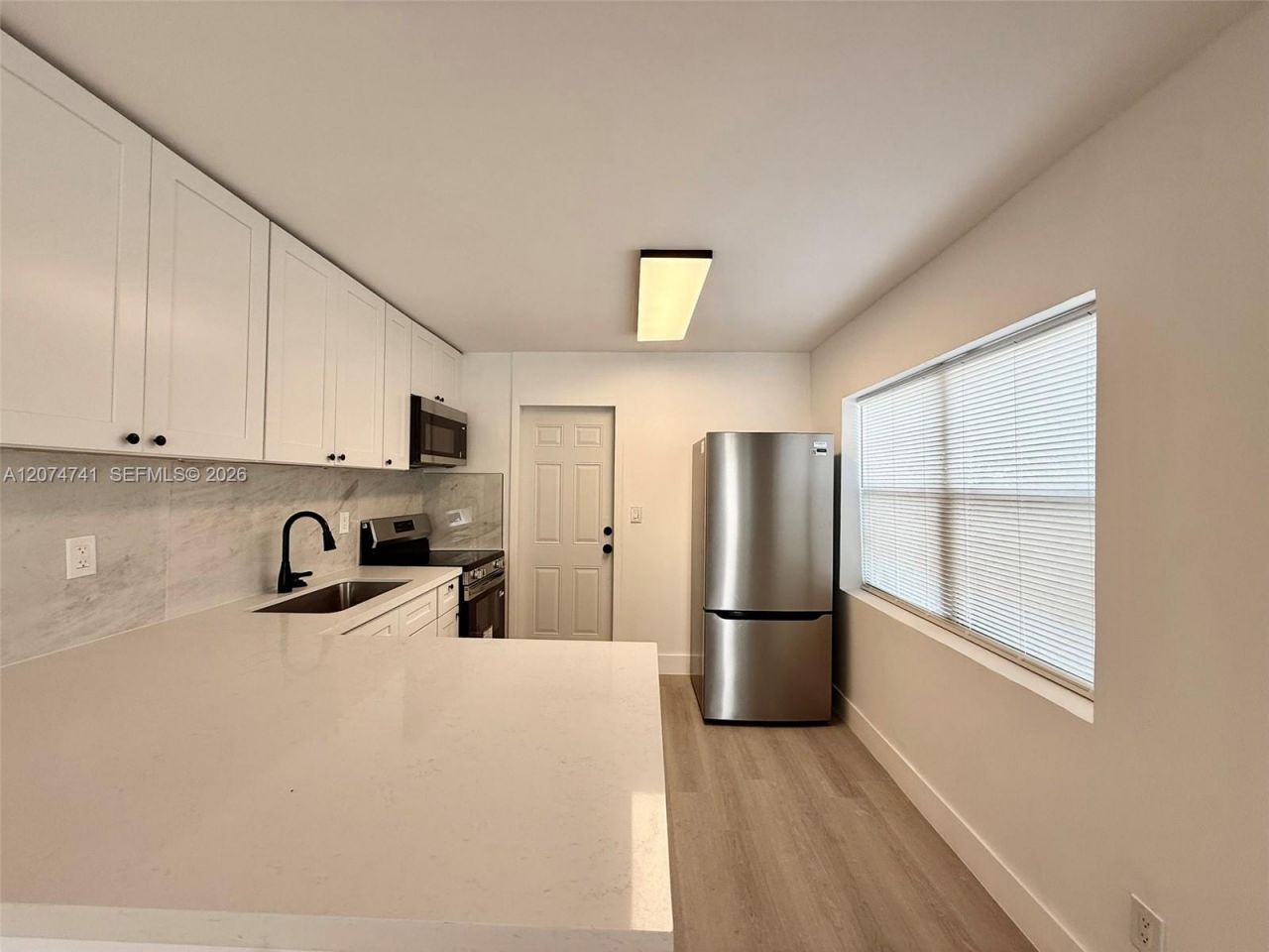 910 SW 2nd Ave, Unit 910, Hallandale Beach, FL 33009 Photo