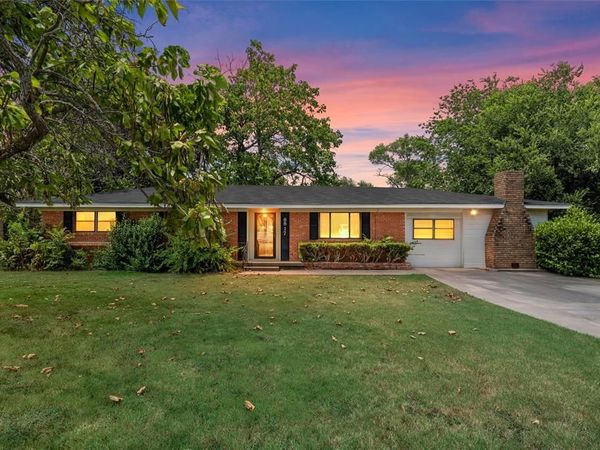 8817 Oakdale Drive, Woodway, TX 76712