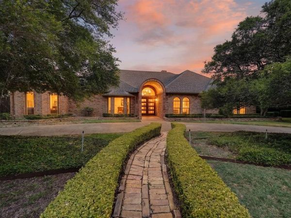 10101 Bridgegate Lane, Dallas, TX 75243